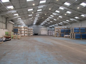Gamston Airfield, Sutton to rent Interior Photo- Image 1 of 1