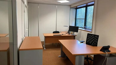 4 Allée Kepler, Champs-sur-Marne to rent Interior Photo- Image 2 of 4