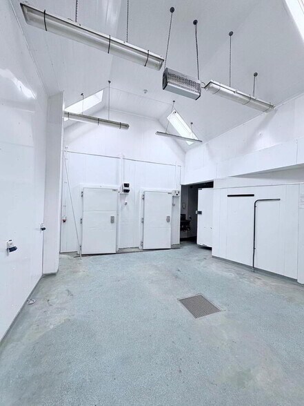 1 Scotch St, Armagh to rent - Interior Photo - Image 2 of 3