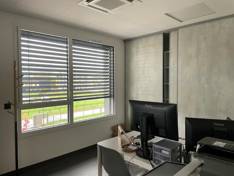 Office in Rumilly for sale - Building Photo - Image 3 of 7