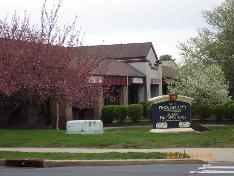 59 Reading Rd, Flemington, NJ for rent - Building Photo - Image 3 of 4