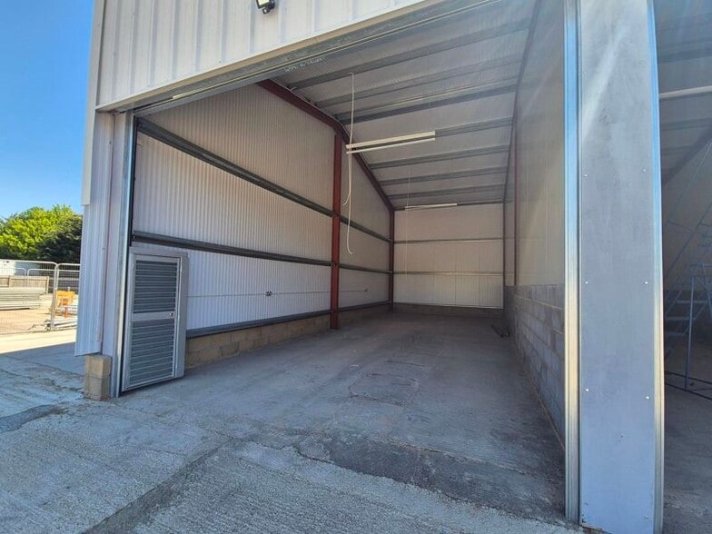 Hall Rd, Hopton to rent - Building Photo - Image 2 of 4