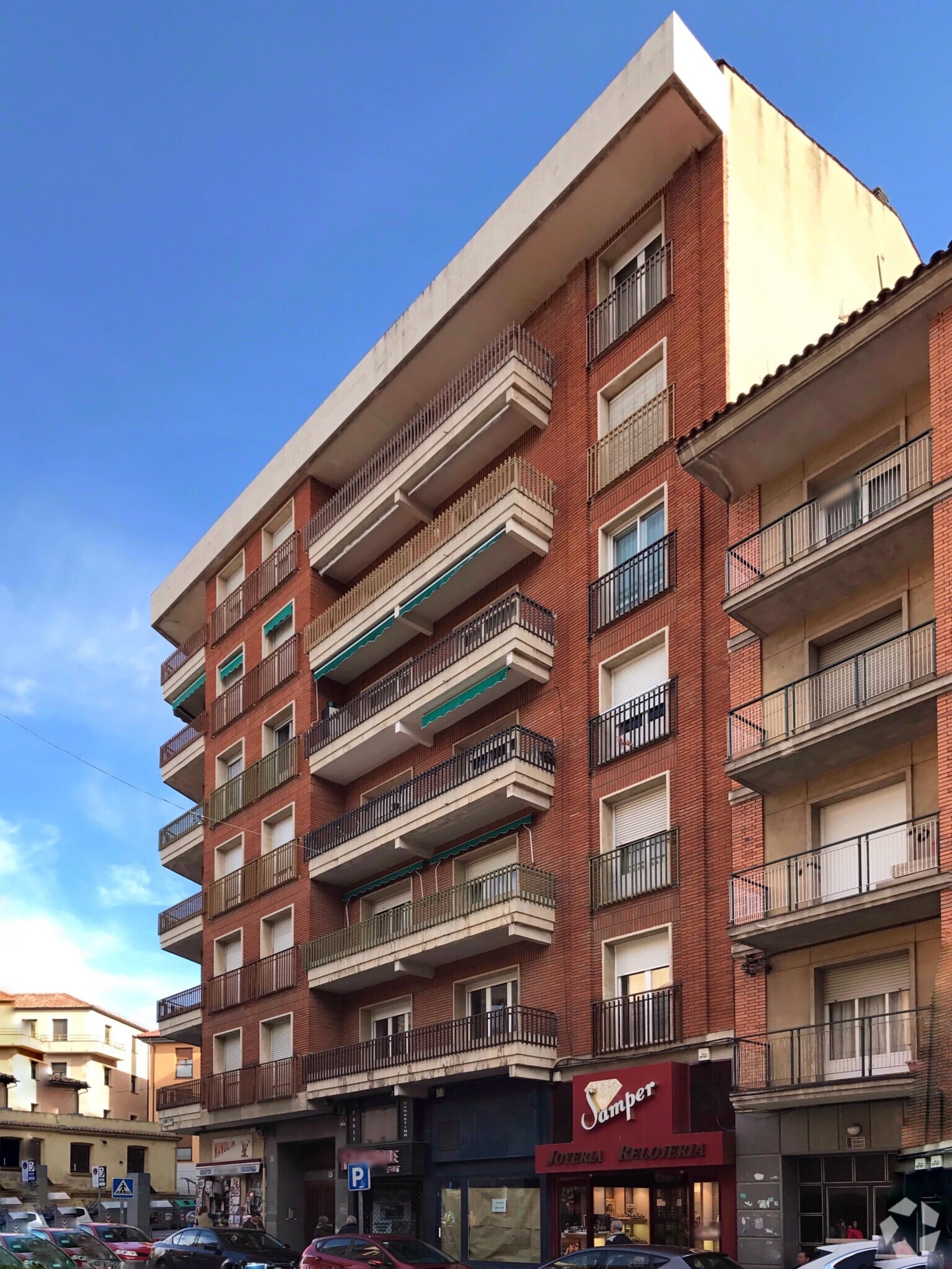 Retail in Segovia, Segovia to rent Primary Photo- Image 1 of 3
