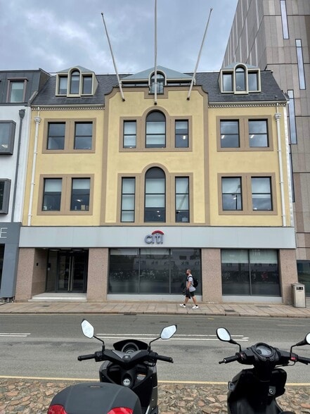 38 Esplanade, Jersey to rent - Primary Photo - Image 1 of 2