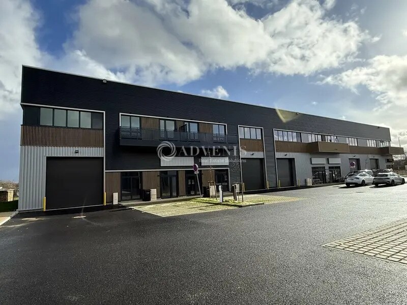 Light Industrial in Chalifert to rent Building Photo- Image 1 of 7