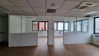 16 Rue Jean Jacques Rousseau, Issy-les-Moulineaux to rent Interior Photo- Image 2 of 10