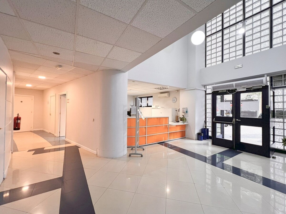 Madrid, MAD 28029 -  -  - Interior Photo - Image 1 of 10