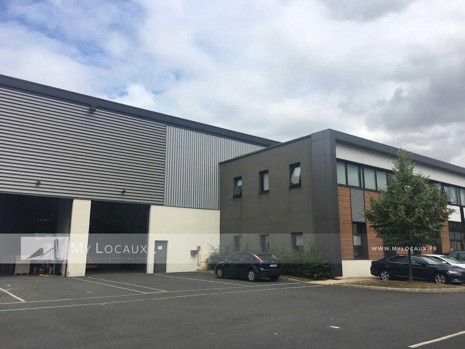 Light Industrial in Villeneuve-la-Garenne to rent Building Photo- Image 1 of 7