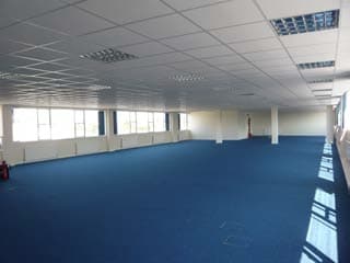 London Rd, Morden to rent - Interior Photo - Image 3 of 8