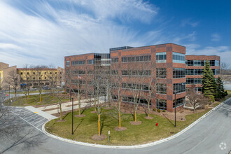 15800 W Bluemound Rd, Brookfield, WI for rent Building Photo- Image 1 of 6