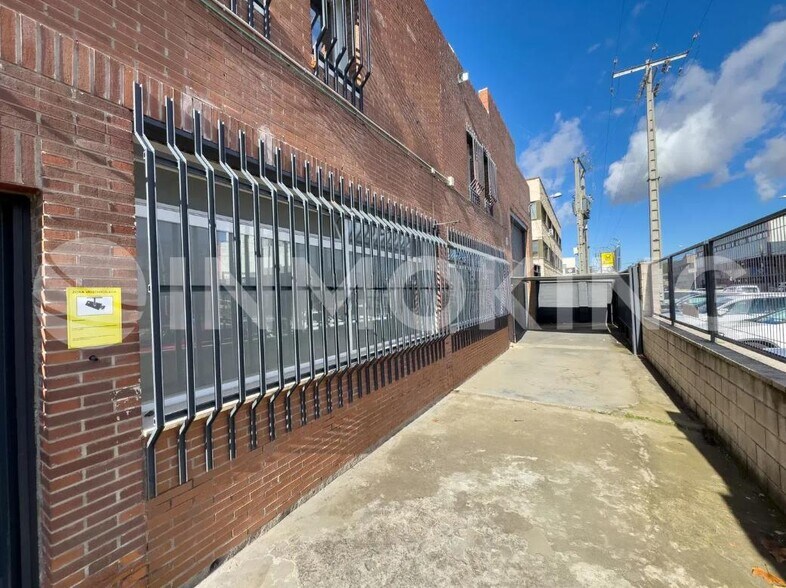 Industrial in Pinto, Madrid to rent - Primary Photo - Image 1 of 14