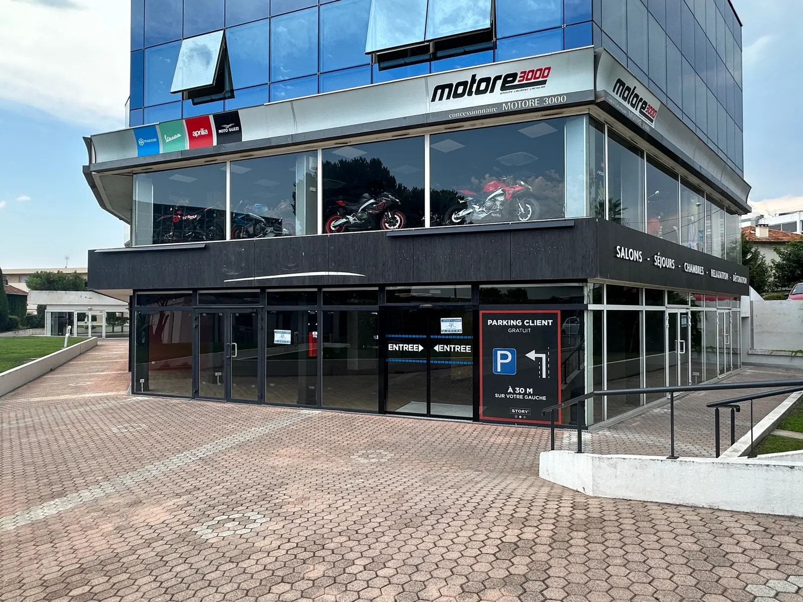 120 Avenue Eugène Donadei, Saint-Laurent-du-Var to rent Building Photo- Image 1 of 8