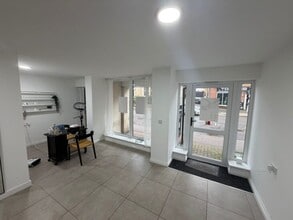 71-77 South St, Bishop's Stortford to rent Interior Photo- Image 2 of 4