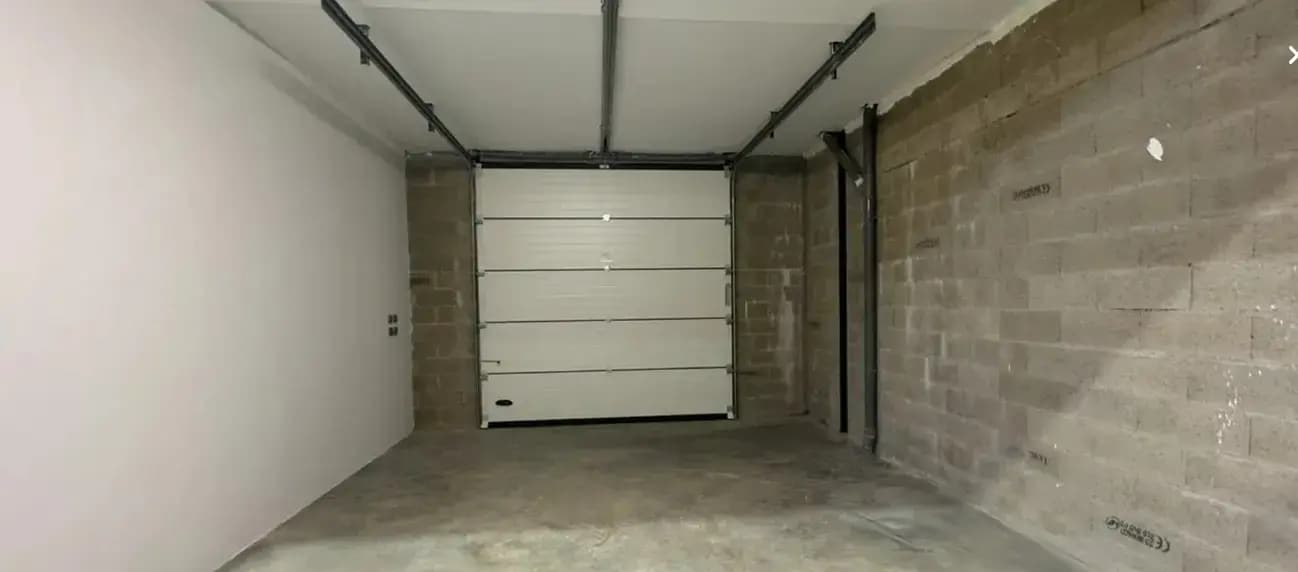 Rue Georges Duhamel, Hérouville-en-Vexin, VDO 95300 -  -  - Interior Photo - Image 1 of 3