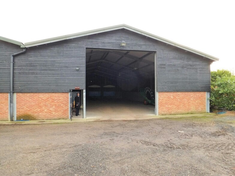 Choke Ln, Maidenhead to rent - Building Photo - Image 2 of 4