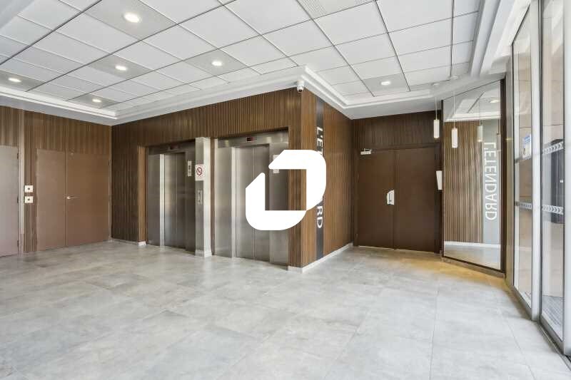 Office in Vélizy-Villacoublay to rent - Lobby - Image 2 of 11