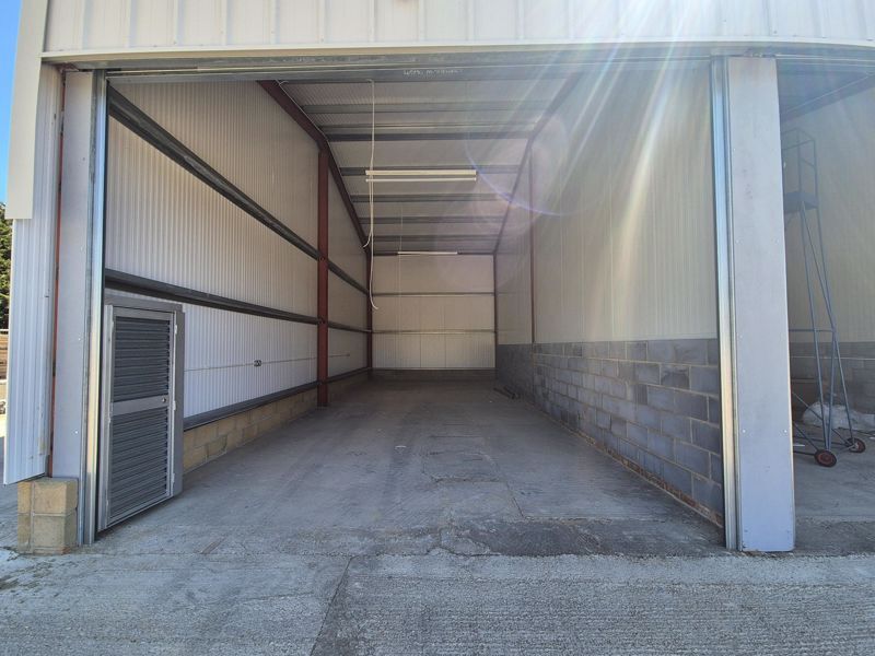 Hall Rd, Hopton to rent Interior Photo- Image 1 of 2