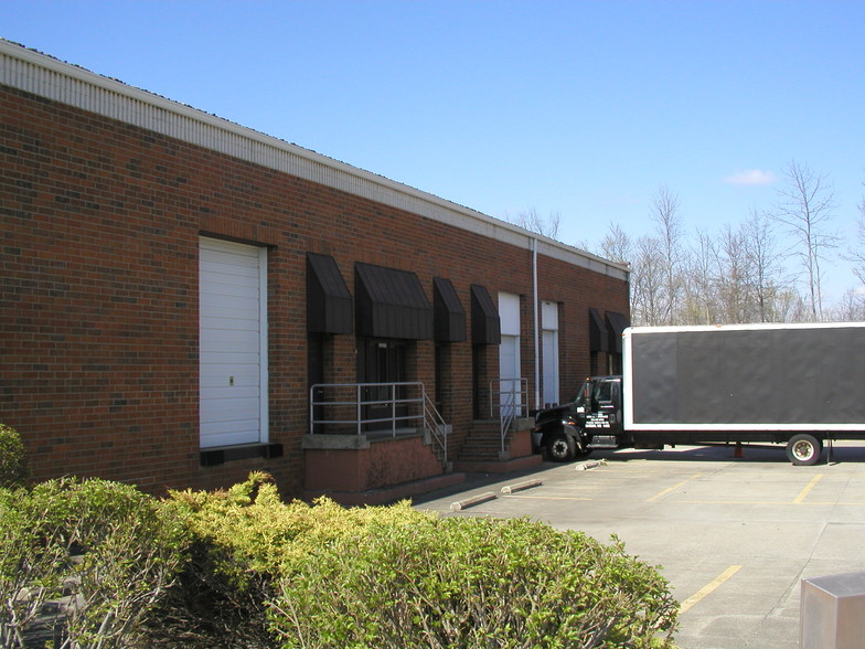 7791 Capital Blvd, Macedonia, OH for rent - Building Photo - Image 3 of 13