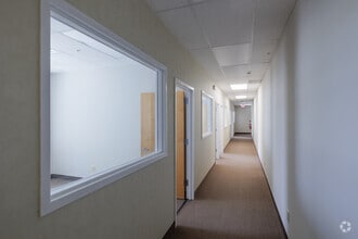 1 Edgeview Dr, Hackettstown, NJ to rent Interior Photo- Image 2 of 6