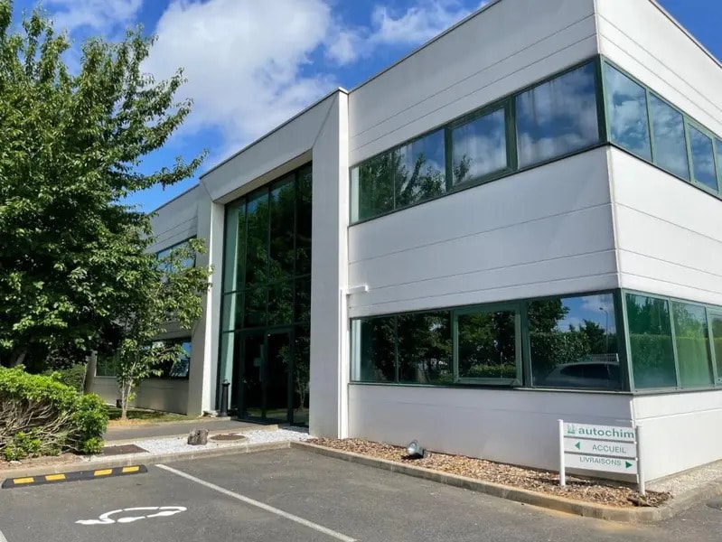 Office in Morangis to rent Building Photo- Image 1 of 12