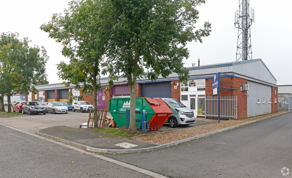 1-12 Dean Rd, Lincoln for sale - Primary Photo - Image 1 of 1