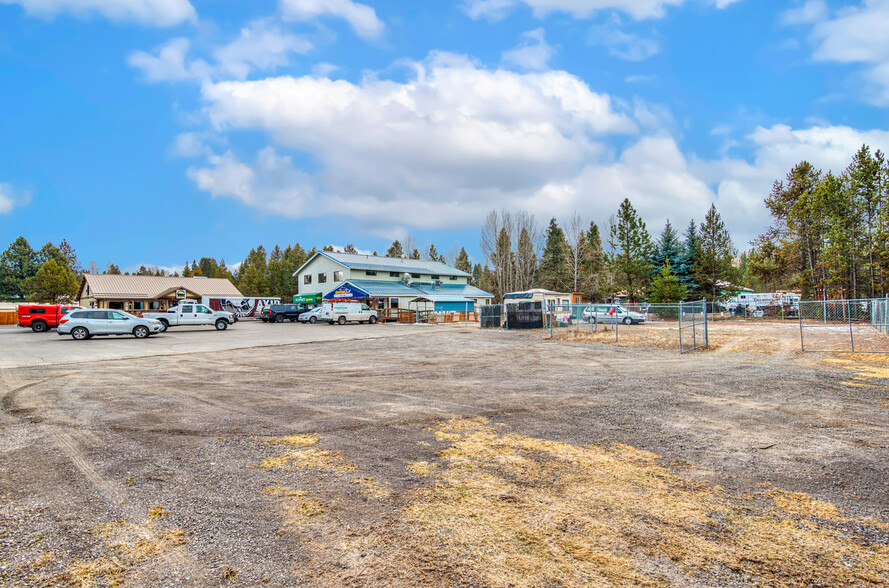 17355 Spring River Rd, Bend, OR for rent - Primary Photo - Image 1 of 4