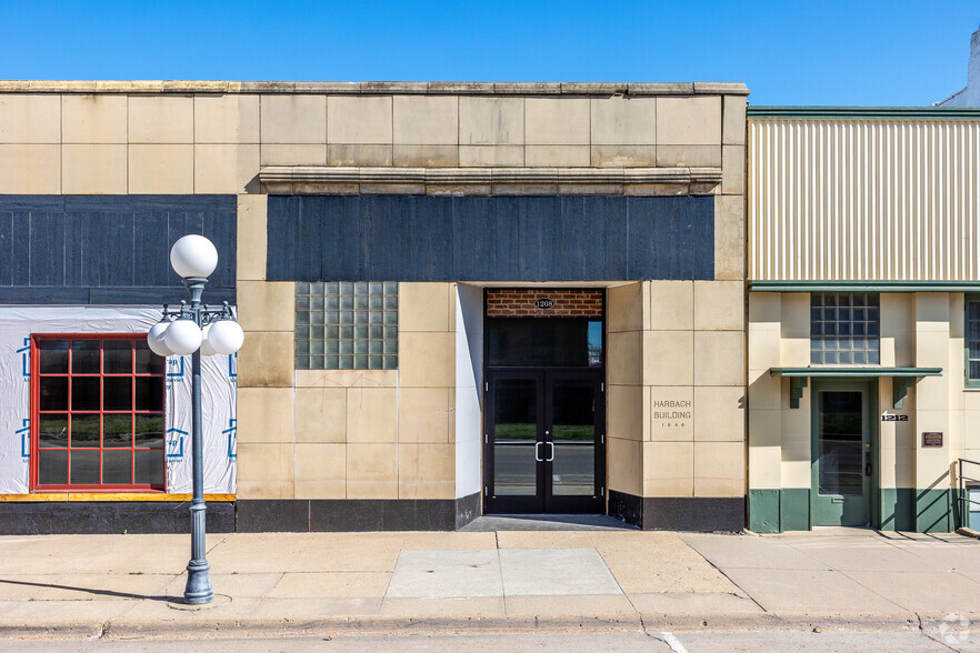 1104 2nd St, Perry, IA for rent - Building Photo - Image 3 of 9