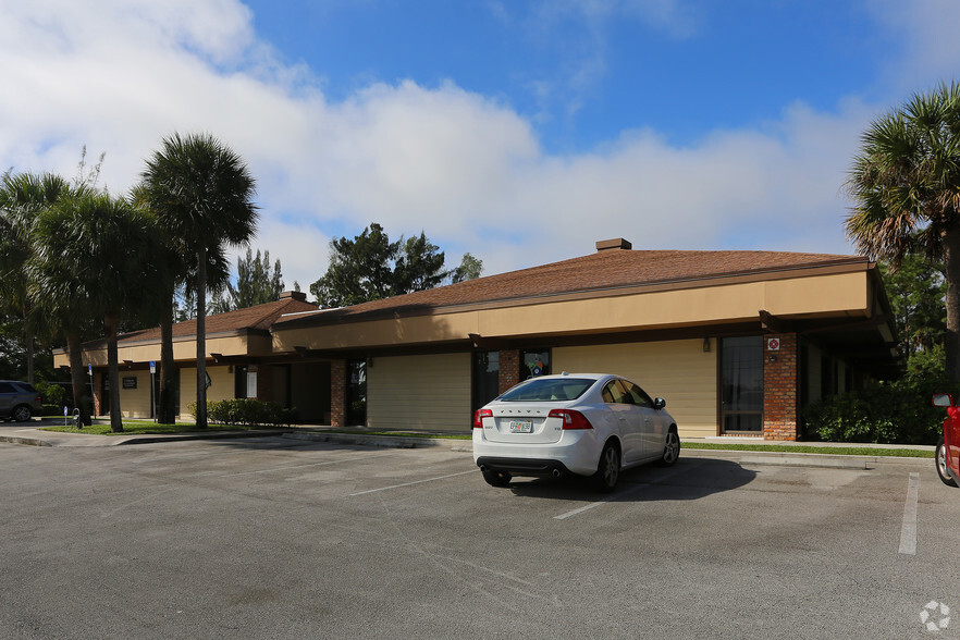 8259 N Military Trl, Palm Beach Gardens, FL for sale - Building Photo - Image 1 of 1