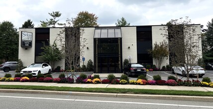 530-532 Sylvan Ave, Englewood Cliffs, NJ for rent Building Photo- Image 1 of 7