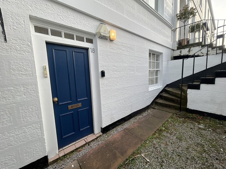 18 Castle St, Dumfries to rent - Building Photo - Image 1 of 6