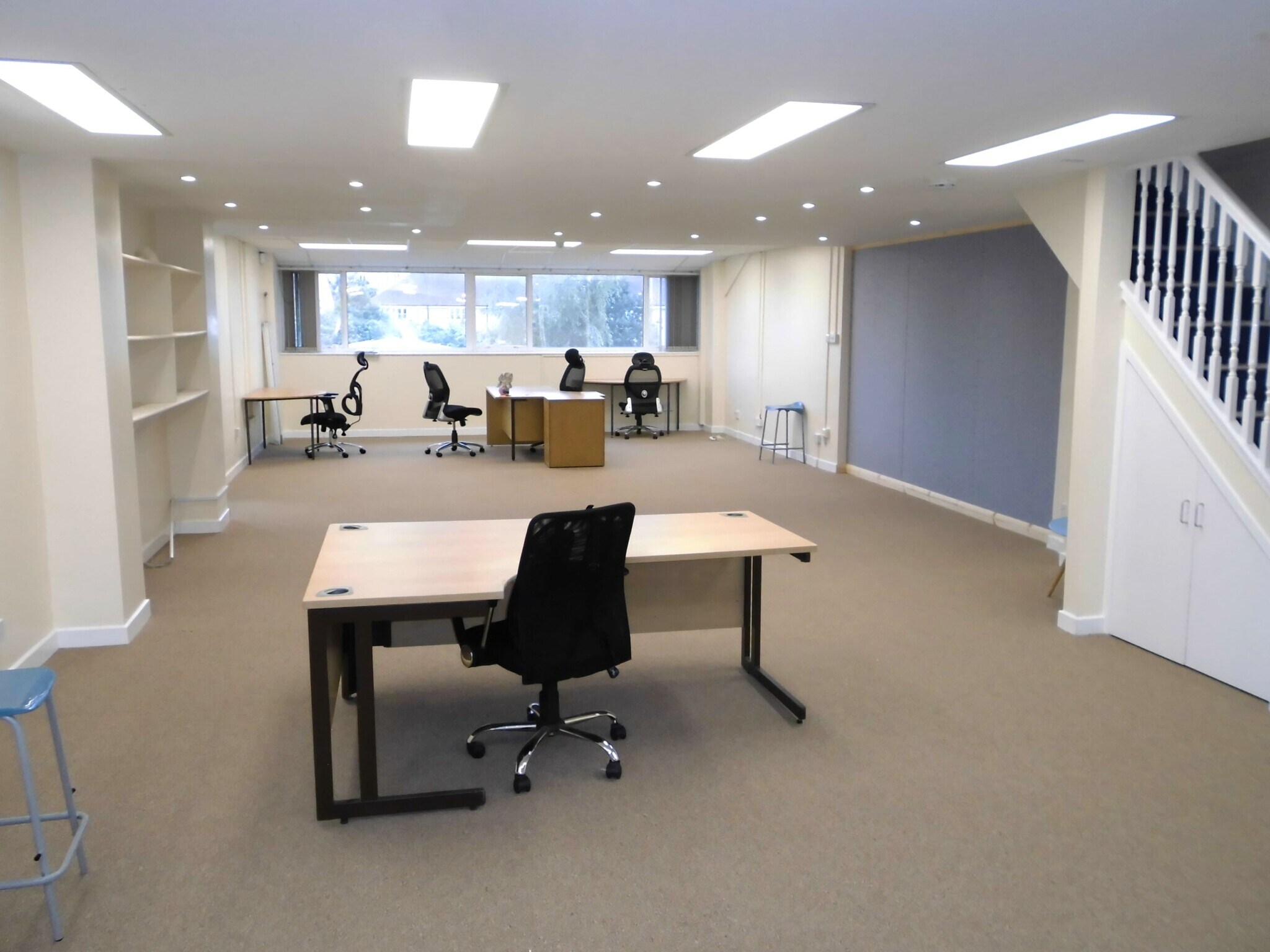 1a-1b Park Rd, Faringdon to rent Interior Photo- Image 1 of 7