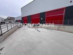 Industrial in Montornès del Vallès, Barcelona to rent Interior Photo- Image 1 of 18