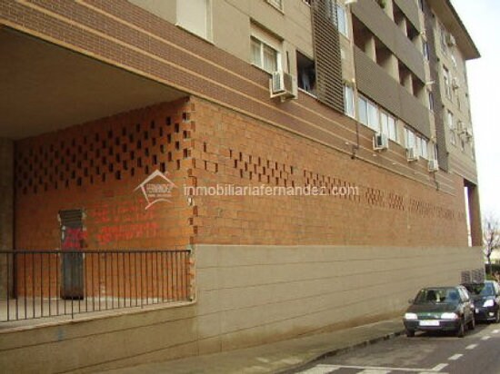 Retail in Cáceres for sale - Building Photo - Image 2 of 5