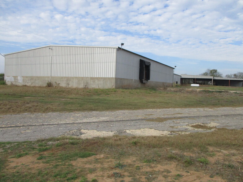 1005 S Oak St, Pearsall, TX for sale - Primary Photo - Image 1 of 1