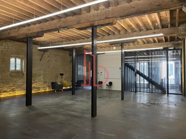 Office in Bordeaux to rent - Interior Photo - Image 2 of 5