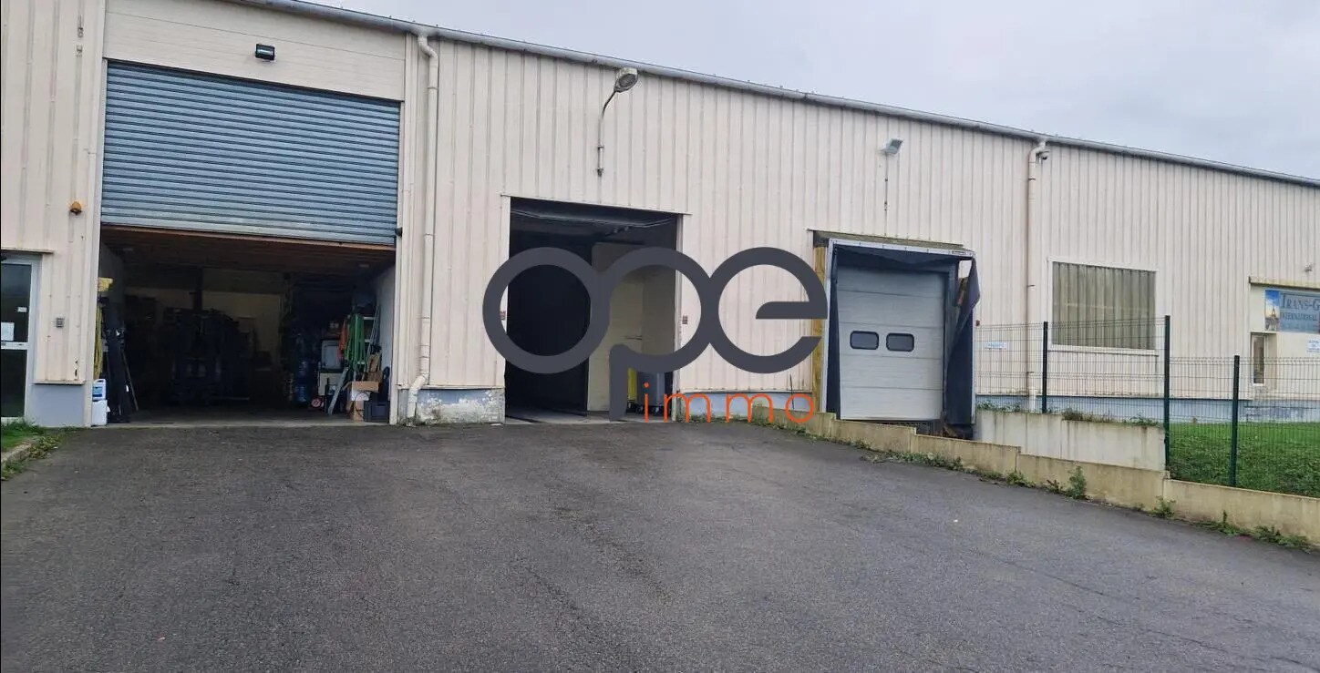 Industrial in Neuilly-en-Thelle for sale Building Photo- Image 1 of 5