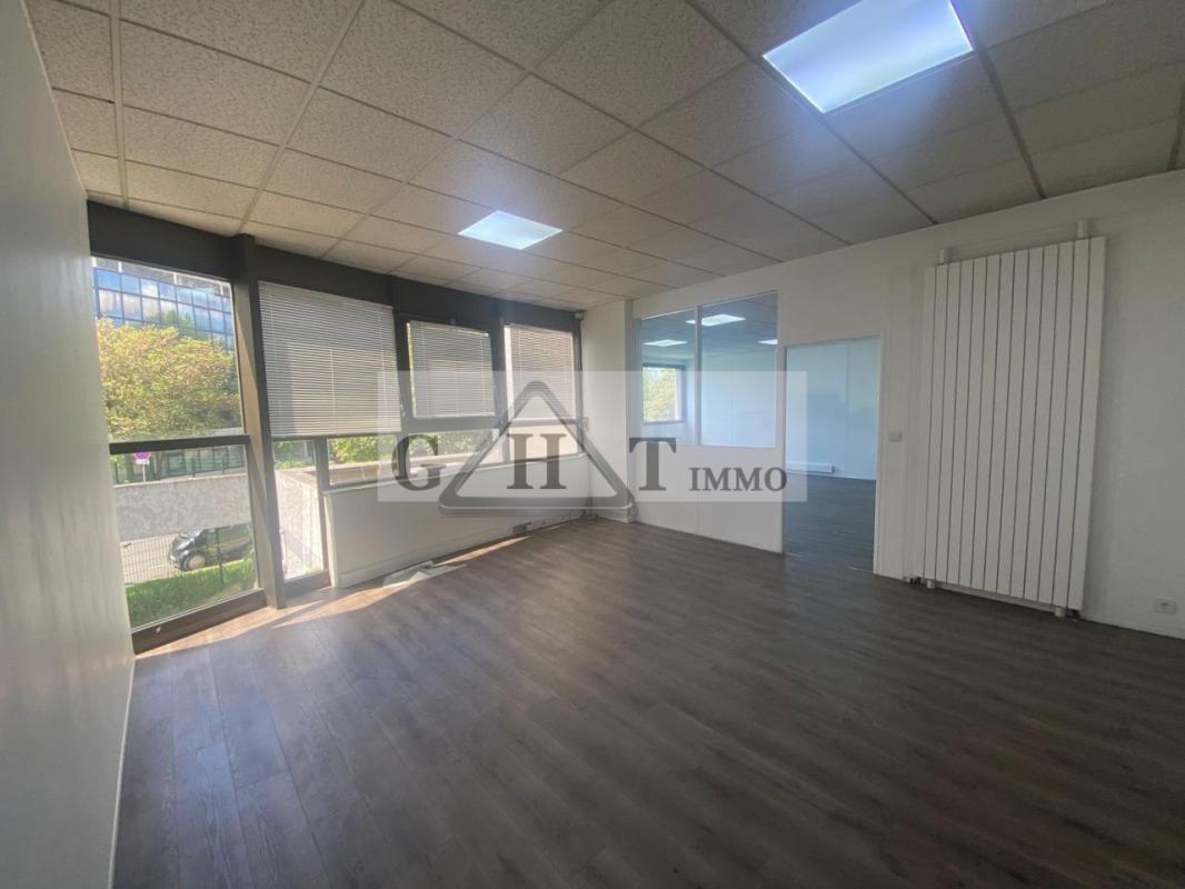 Office in Créteil to rent Interior Photo- Image 1 of 2