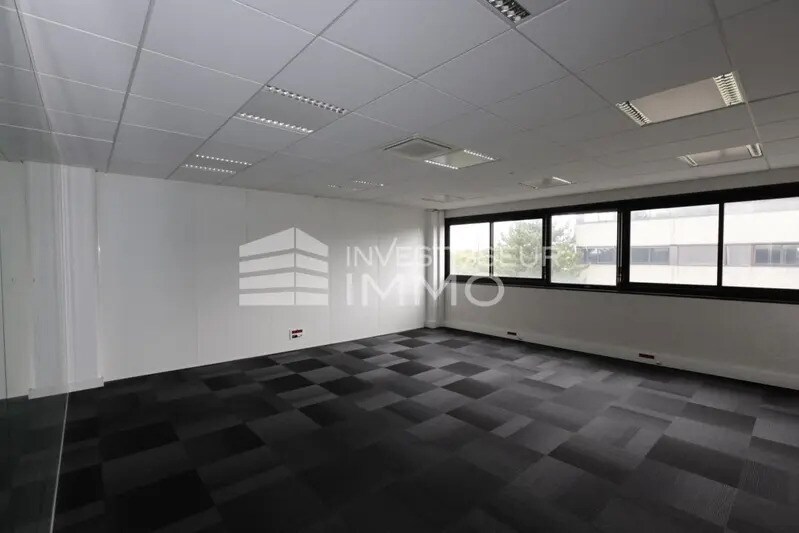 Office in Antony to rent - Interior Photo - Image 3 of 3