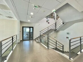 Office in Aix-en-Provence to rent Interior Photo- Image 2 of 2