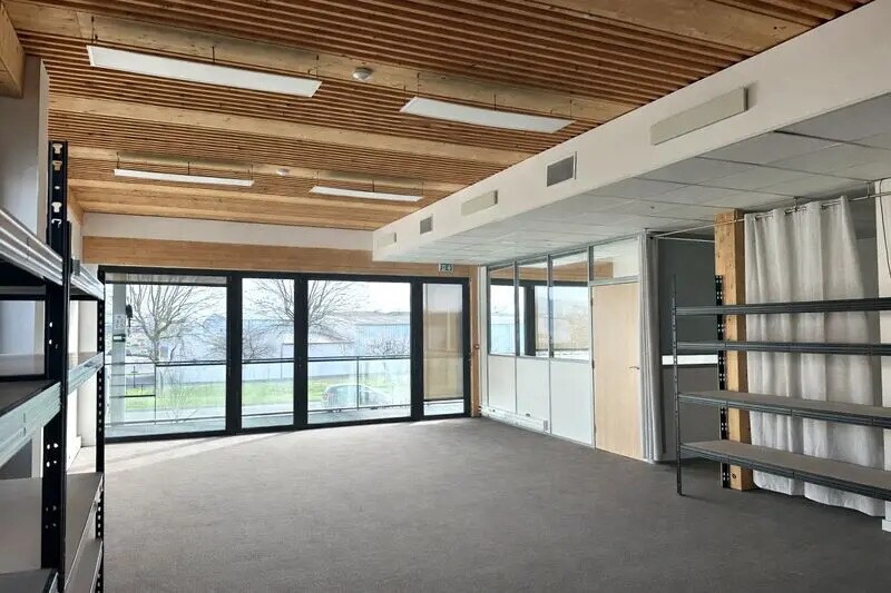 Office in Beynost to rent - Interior Photo - Image 1 of 5