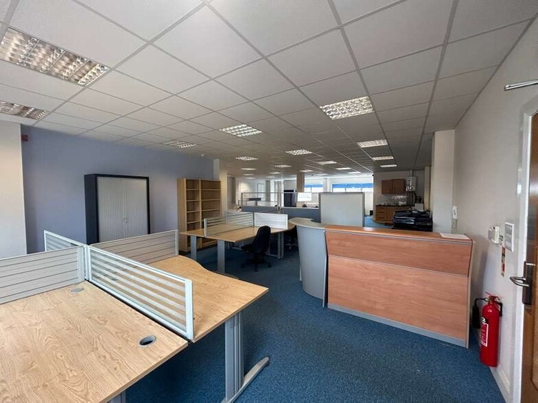 91-97 Ormeau Rd, Belfast to rent - Building Photo - Image 2 of 3