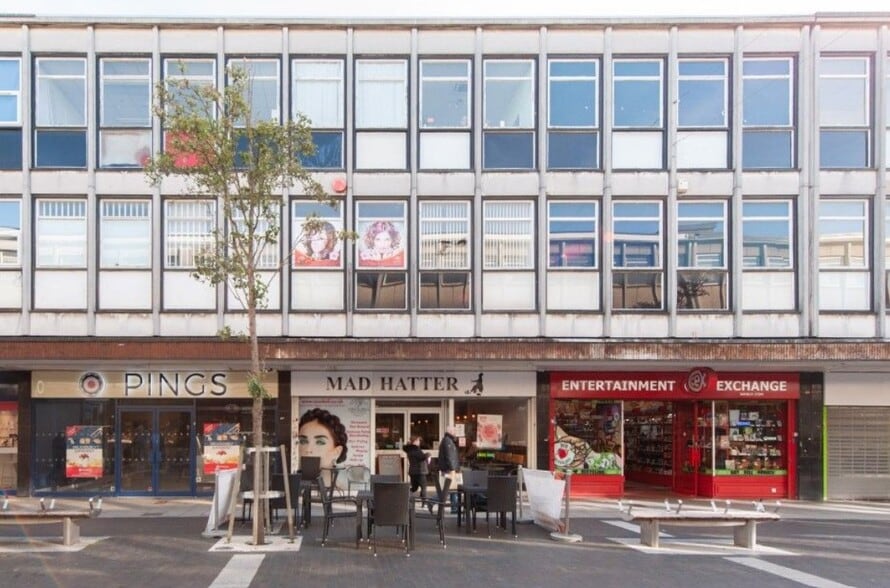 69-75 Queensway, Stevenage for sale - Building Photo - Image 1 of 1