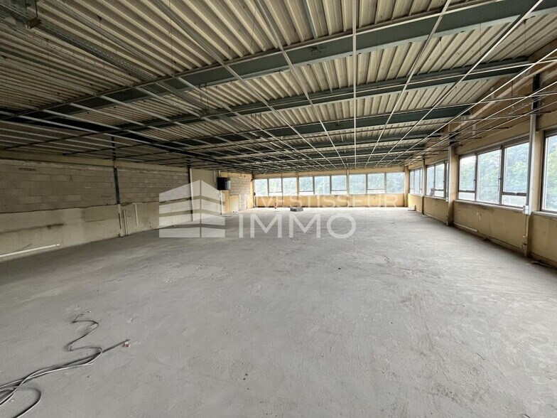 Office in Noisy Le Grand to rent - Interior Photo - Image 2 of 2