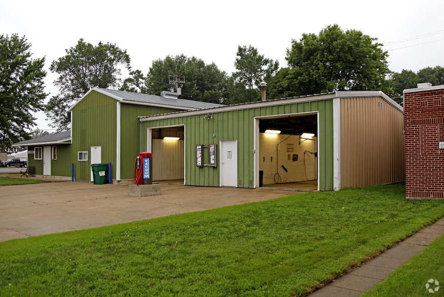 600 Central Ave, Lester Prairie, MN for sale - Primary Photo - Image 1 of 1