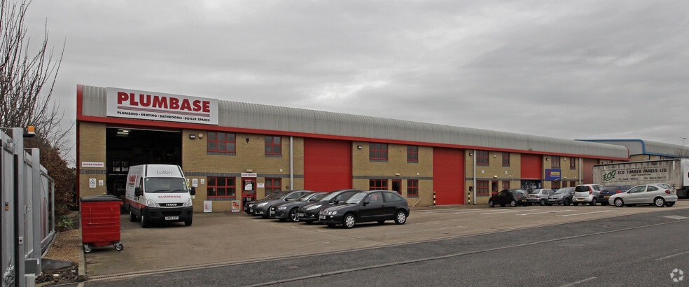 Scott Rd, Luton for sale - Primary Photo - Image 1 of 1