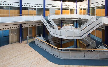 22 Brest Rd, Plymouth to rent Interior Photo- Image 2 of 15