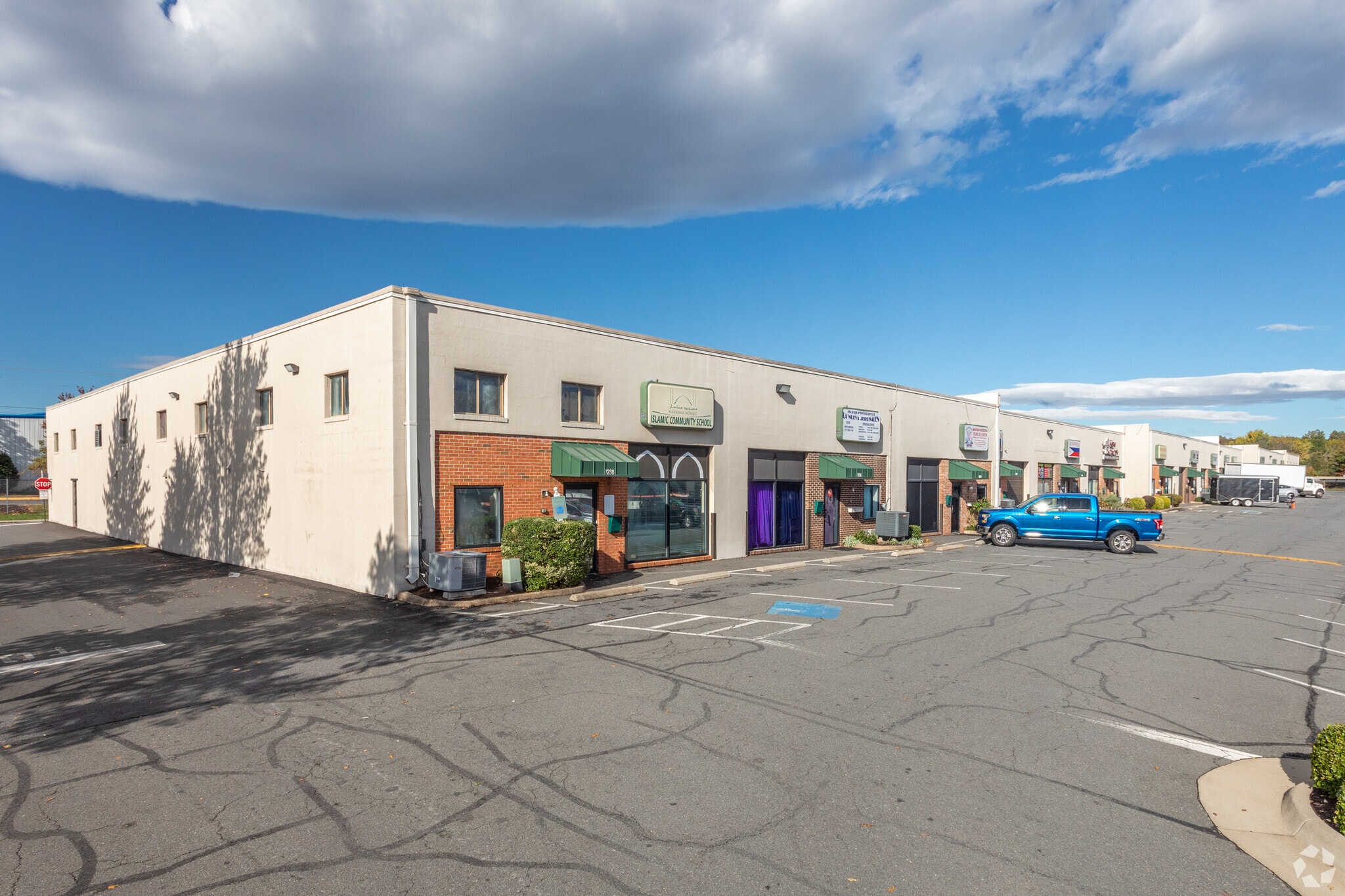 7210-7242 Nathan Ct, Manassas, VA to rent Primary Photo- Image 1 of 19