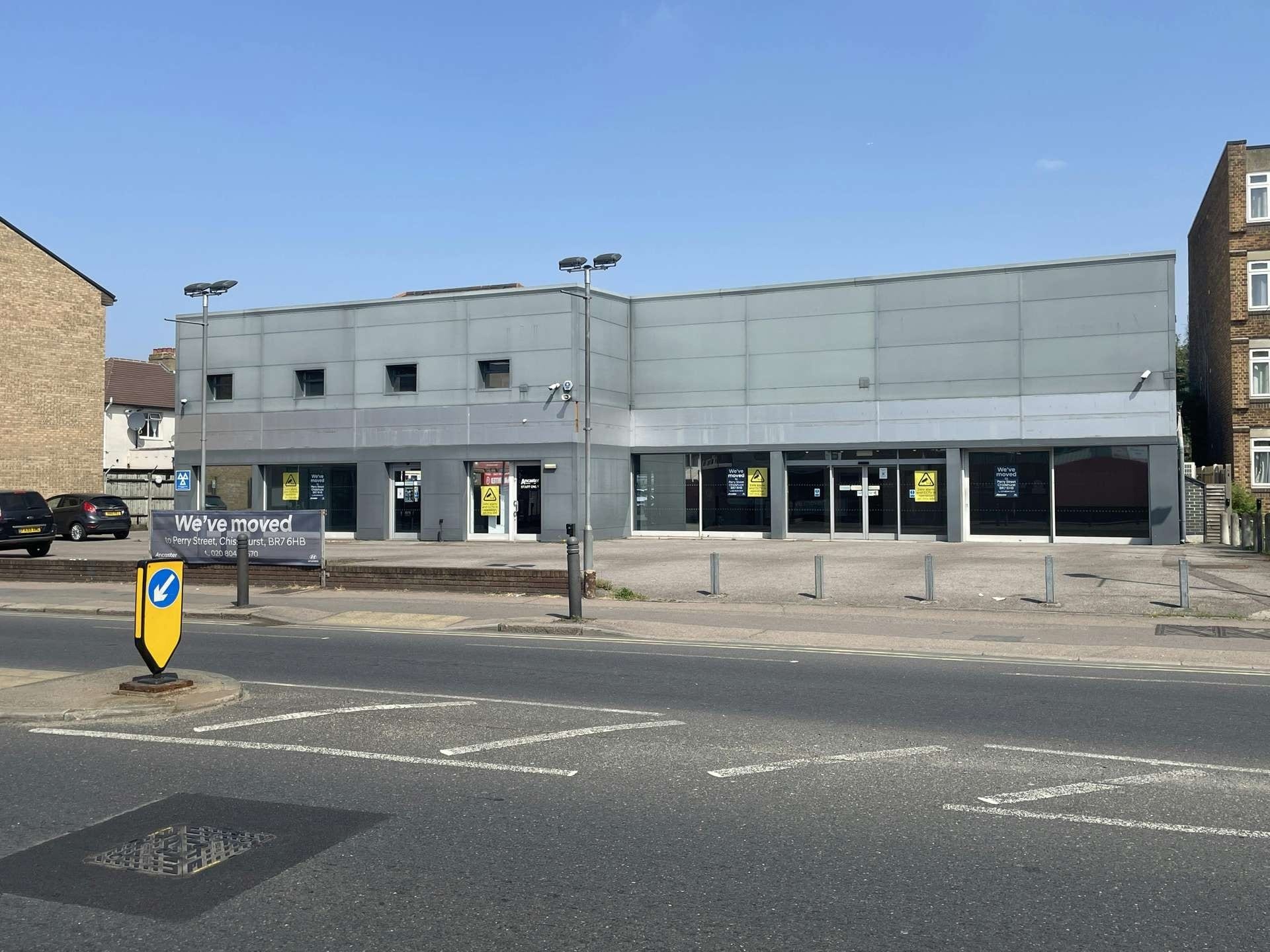 132 Park View Rd, Welling to rent Building Photo- Image 1 of 4