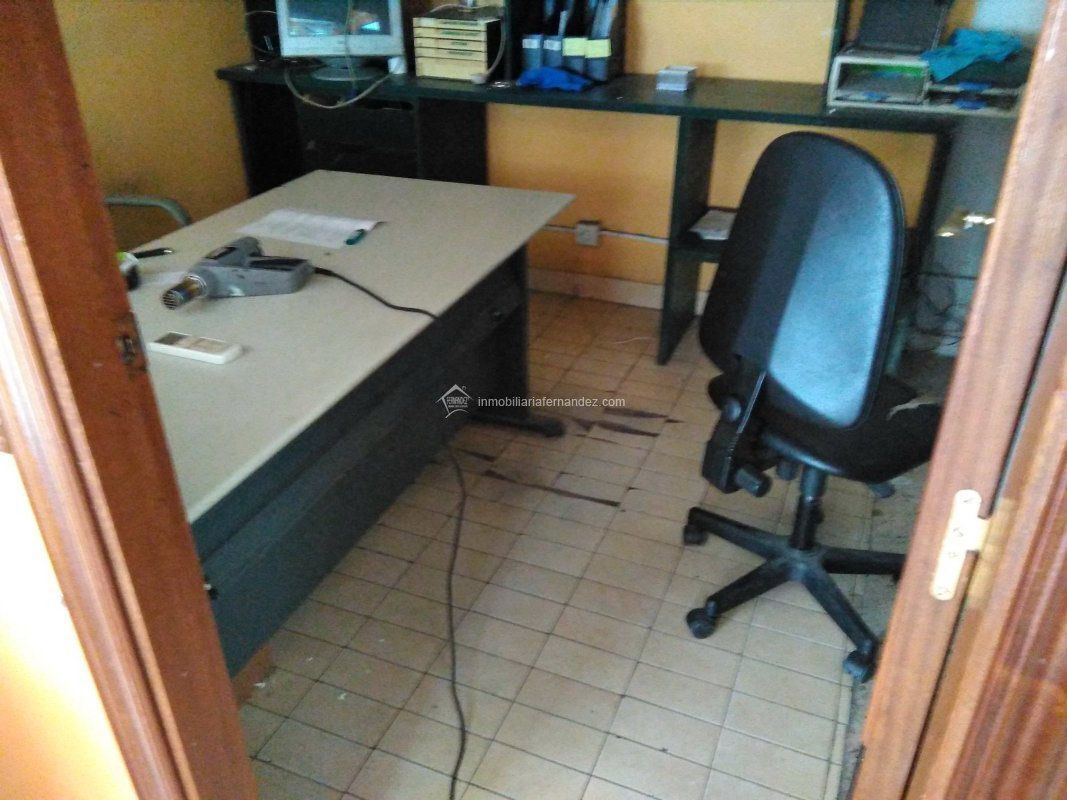 Retail in Cáceres, Cáceres to rent Building Photo- Image 1 of 13