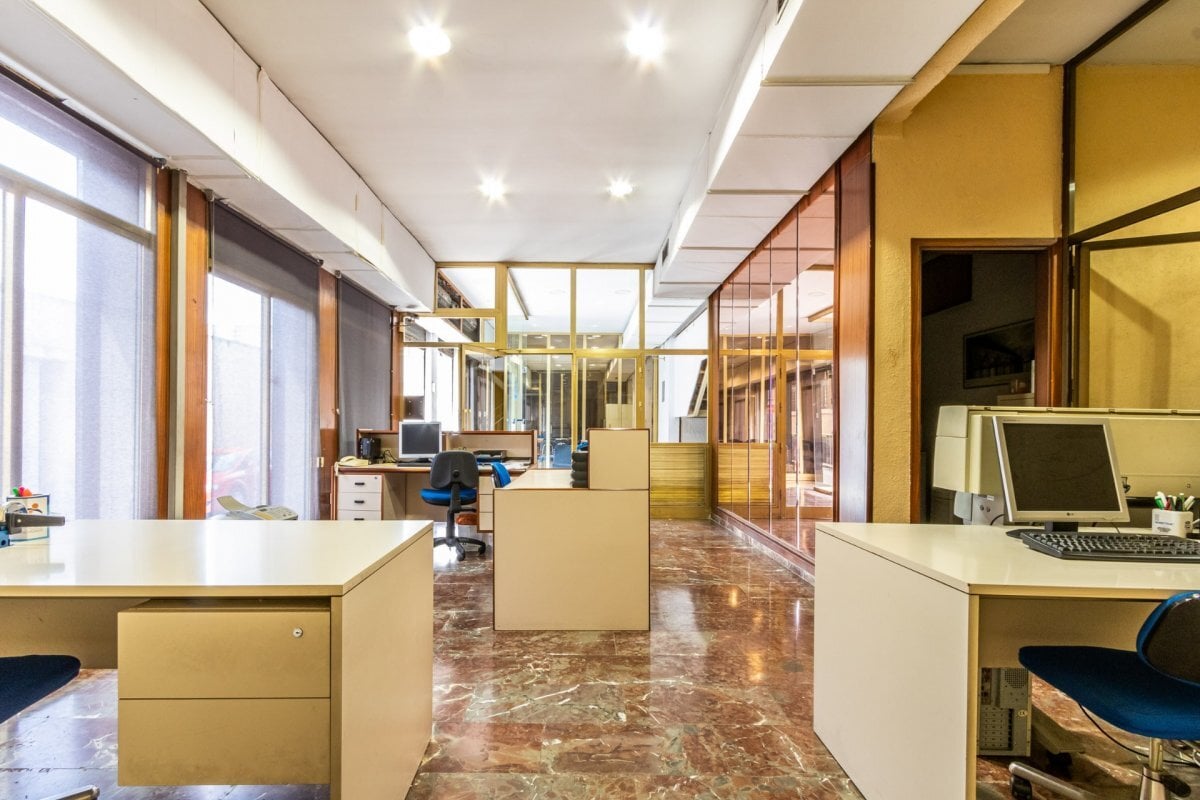Retail in Sabadell, Barcelona to rent Interior Photo- Image 1 of 21